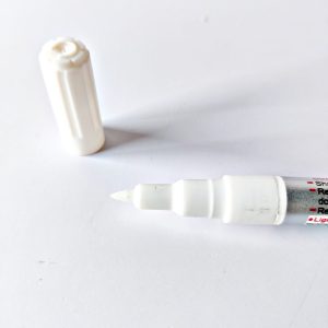 Resin Fine Tip Paint Markers – White